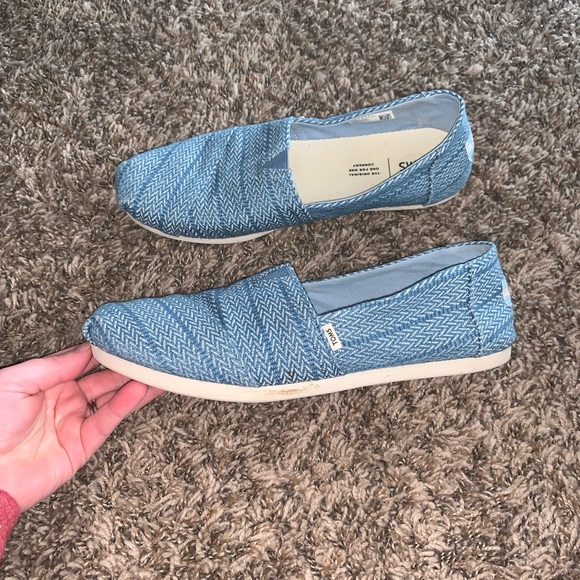 Toms Blue & White Canvas Slip Ons Size 9 - Picture 1 of 7